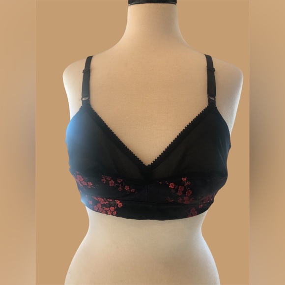3 cute bras, 38B-C, sold as set. - Picture 12 of 15